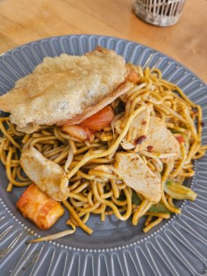 Mock mock mee goreng ~ 2/1/24 at Clover Plant Based Kitchen & Bar  in Central Singapore