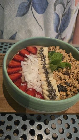 Chocolate smoothiebowl at The Bare Bottle in Kuta