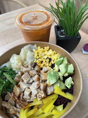 Smoked Seitan Bowl & Thai iced tea 😍  at Ramen O'Bowl in Cambridge
