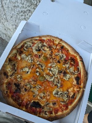 Pizza Funghi Vegan at Fast Food Pistaccio in Split