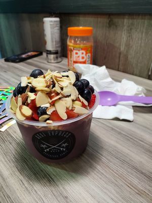 Pro Surfer (con plant-based protein powder "Orgain") 🏄🏽‍♂️🤙🏽😜🇵🇷 at Açaí Express - Country Club in San Juan