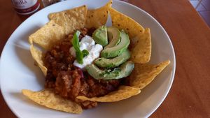 Chilli sin carne with tortilla chips and avocado at Zdravíčko in Olomouc