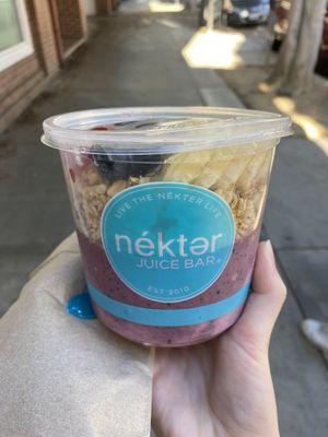 Açaí bowl at Nekter Juice Bar in Santa Monica