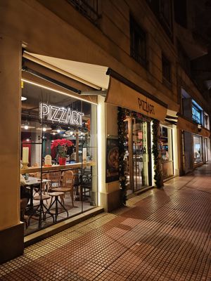 Outside at Pizzart in Madrid
