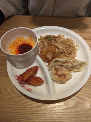  at Sumanxiang Vegetarian Cafeteria Suyan - 素满香素食自助餐厅·素宴 民乐园店 in Xian