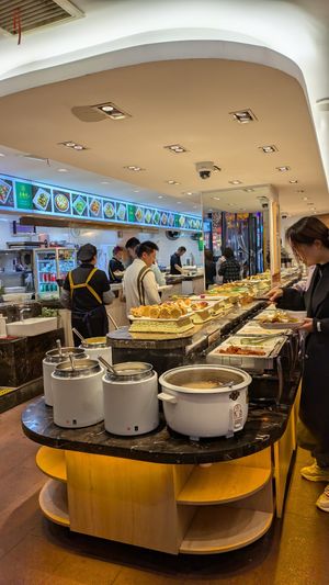 Buffet at Sumanxiang Vegetarian Cafeteria Suyan - 素满香素食自助餐厅·素宴 民乐园店 in Xian