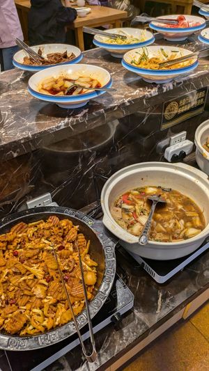  at Sumanxiang Vegetarian Cafeteria Suyan - 素满香素食自助餐厅·素宴 民乐园店 in Xian