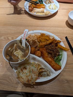  at Sumanxiang Vegetarian Cafeteria Suyan - 素满香素食自助餐厅·素宴 民乐园店 in Xian