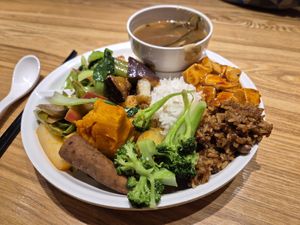  at Sumanxiang Vegetarian Cafeteria Suyan - 素满香素食自助餐厅·素宴 民乐园店 in Xian