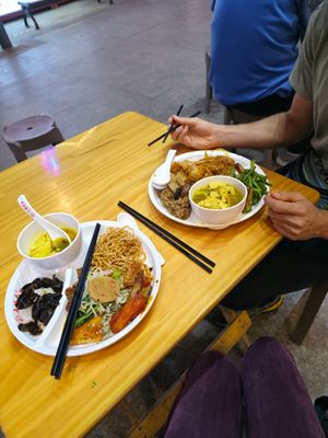 at Sumanxiang Vegetarian Cafeteria Suyan - 素满香素食自助餐厅·素宴 民乐园店 in Xian