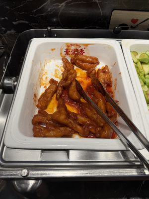 Sweet and sour potatoes   at Sumanxiang Vegetarian Cafeteria Suyan - 素满香素食自助餐厅·素宴 民乐园店 in Xian