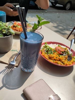 Spirulinadrink, Curry at Kaspar Schmauser in Leipzig
