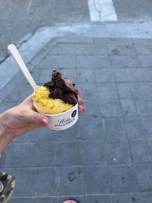 Chocolate and mango  at Che Gelats! in La Palma