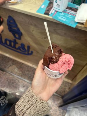 Chocolate and strawberry  at Che Gelats! in La Palma