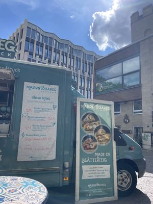 Food truck with location  at Maison Touareg in Cologne