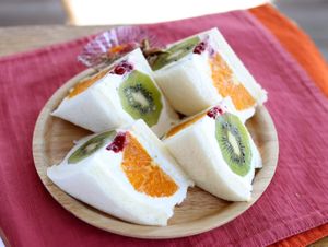 Fruit Sandwich at Kannonyama Fruits Parlour Kinokawa - 観音山フルーツパーラー紀の川 in Wakayama