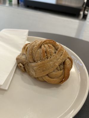 Cardamom scroll   at Suuapinga - Specialty Coffee in Munich