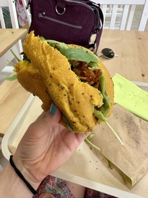 Pulled pork burger  at Green M'ama in Naples