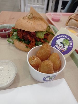  at Green M'ama in Naples