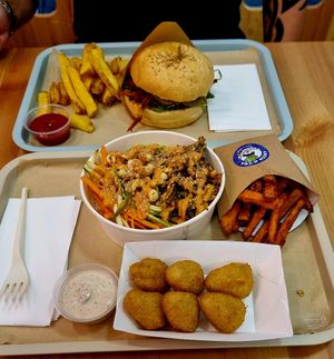  at Green M'ama in Naples