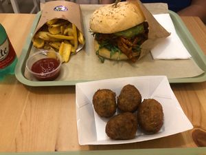  at Green M'ama in Naples