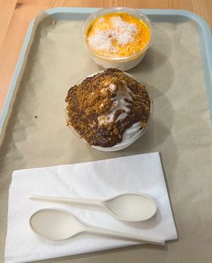 ‘Not a Mango cheesecake’ and frozen yoghurt with Nutella and lotus biscuit granola  at Green M'ama in Naples