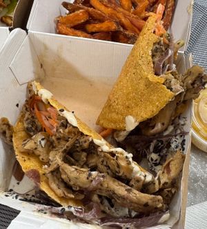 Tic pulled tacos  at Green M'ama in Naples