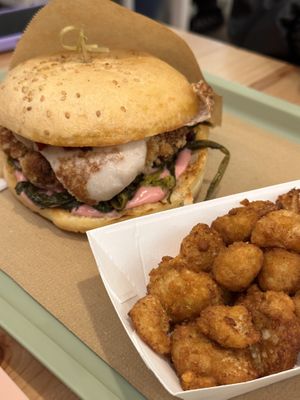 mama bun / cauli wings   at Green M'ama in Naples