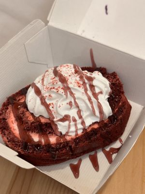 red velvet cake !!!   at Green M'ama in Naples