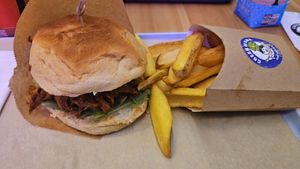  at Green M'ama in Naples