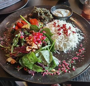 Sabzi, Qbeli, Salat und Gemüse (18,90 Euro) at memán restaurant in Hamburg