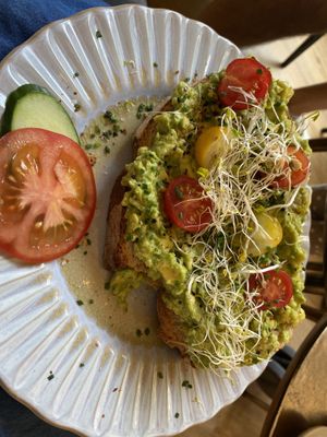 Avocado on toast  at Rat.Haus.Cafe in Wolfratshausen