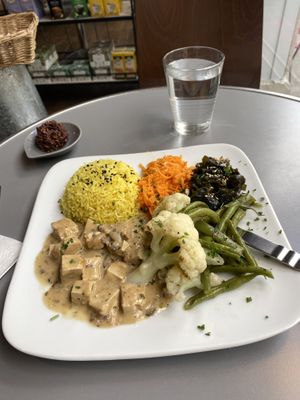 Hot lunch with dessert at Aux Deux Portes Cafe in Geneva