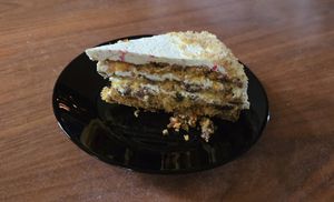 Carrotcake at Luisas Vegan Art in Linne