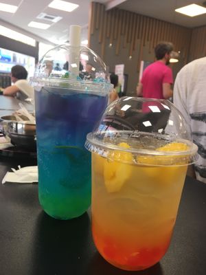 Deep Blue Sky groß und Fairy Mango klein  at DELI By Hanaro in Dusseldorf