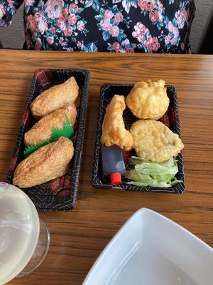 Sushis Inari (poches de tofu) - Tempura de légumes (champignon, courgette et poivron)   at Sushi Soleil in Ans