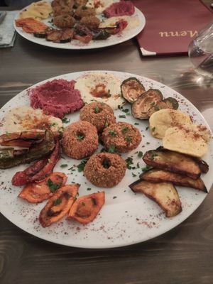 Hummus und Falafel at Sultana in Braunschweig