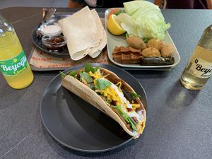Taco und Mix&Eat Teller  at Cigköftem in Kiel
