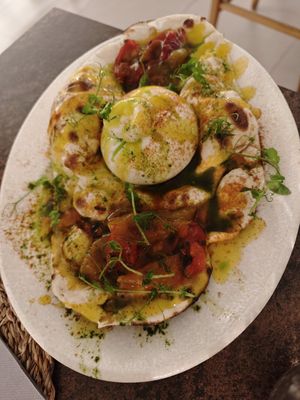 Naan with burata at Siya Tandoori  in Tenerife