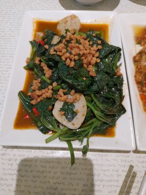 Stir-fry sambal sweet potato leaves at Vegetarian Express Cafe in Northeast Singapore