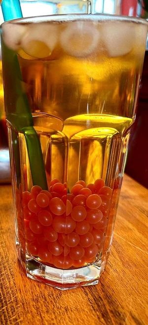 Zitrone Erdbeere Boba Tee at How Bao in Solingen