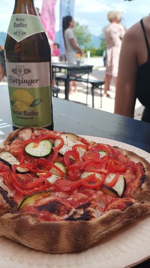 Vegan Pinsa and Radler at SUKI Walchensee - Kiosk in Kochel Am See