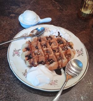 Liège waffle (with ice cream) 🧇🍨🍫 at OhMA Gent in Ghent