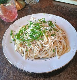 Pasta carbonara 🍝🧀🌱 at OhMA Gent in Ghent