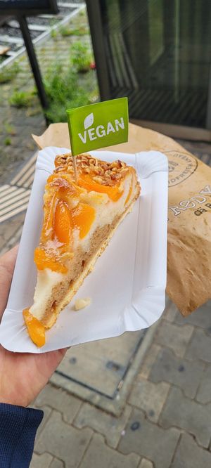 Veganer Aprikosenkuchen at FREDY dä Beck in Schlieren