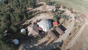 eco resort com chalés, yurts e Dome at Vale do Rossim Eco Resort in Gouveia