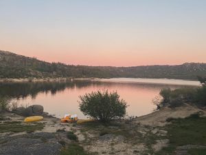 Há canoas e gaivotas at Vale do Rossim Eco Resort in Gouveia