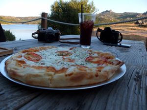 Pizza margherita vegan at Vale do Rossim Eco Resort in Gouveia