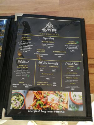 vegane snackbowl, vegane salatbowl, loaded fries at HighFive in Winterberg