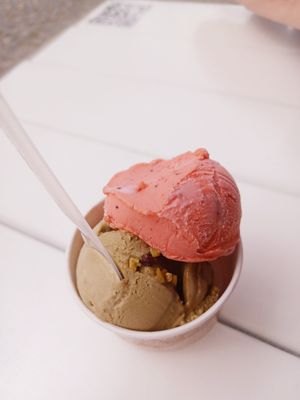Pistachio and strawberry ice cream at Mabi in Vila Nova De Milfontes